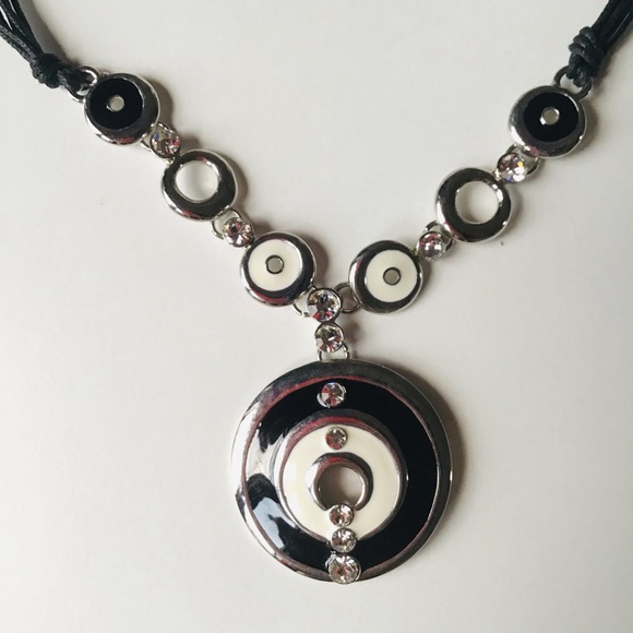 Patrice Breal - Jewerly set Necklace & Earings - Picture 2 of 3